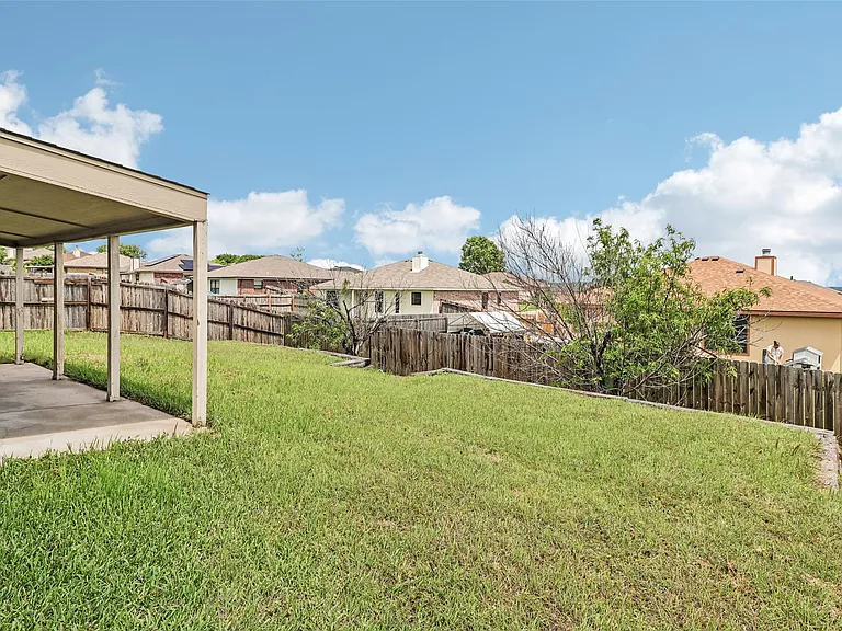 1309 Marlee Cir — Photo 37