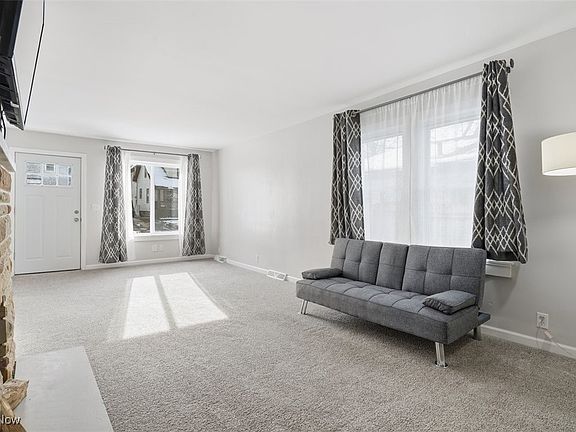 5th image of 413 Grove Ave