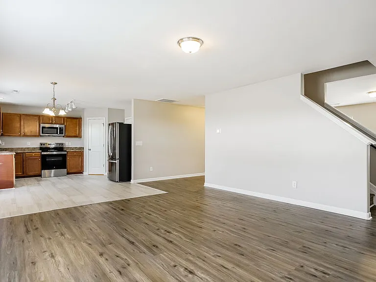 4745 Queen Pierrette St — Photo 5