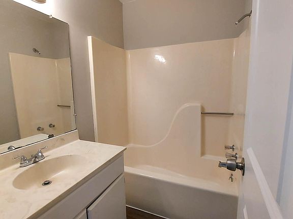 2nd image of 215 Chestnut St APT A