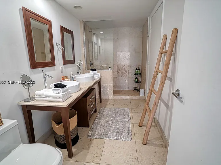 485 Brickell Ave #1701 — Photo 2