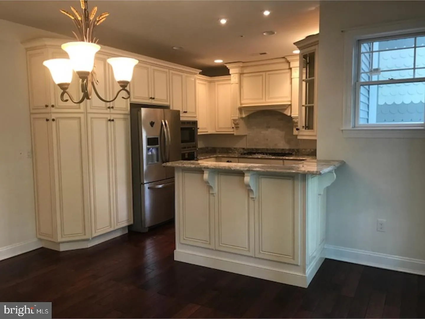 4 bed, 3.5 bath, 3903 sqft, $3,950 — Photo 4