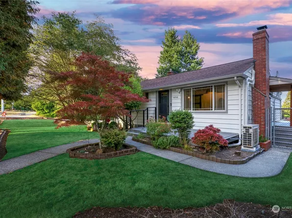 10740 Fremont Avenue N, Seattle, WA 98133