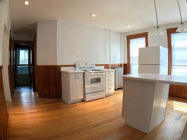 7 Jones St #3 — Photo 9