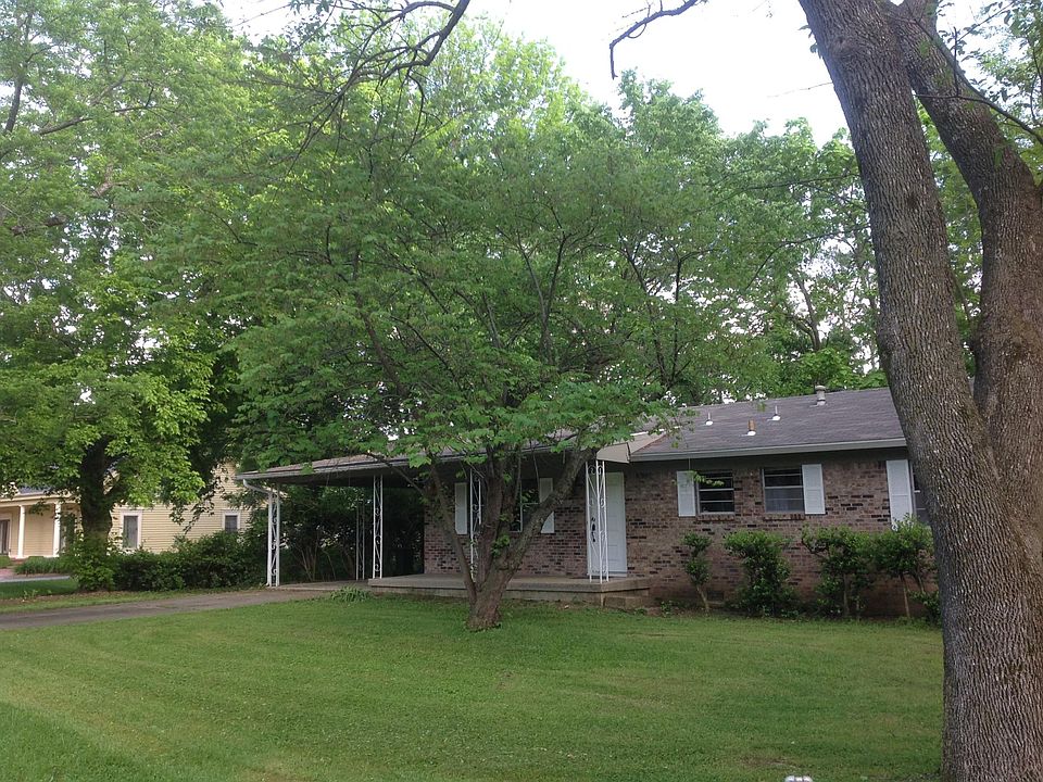 1st image of 155 E Elm St