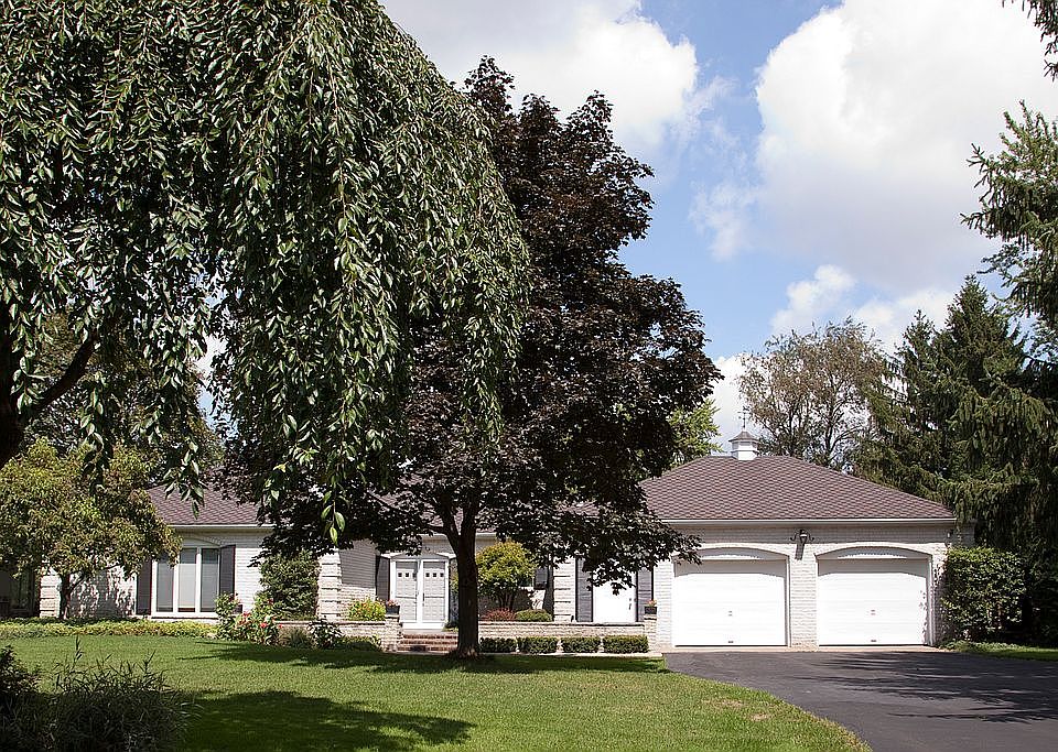 1st image of 32 Lynwood Dr