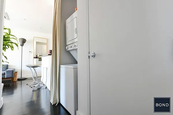 Rented by Bond New York | media 7