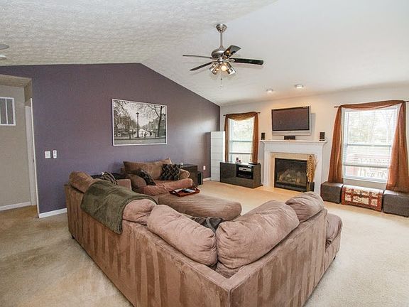 3rd image of 6725 Duryea Ct