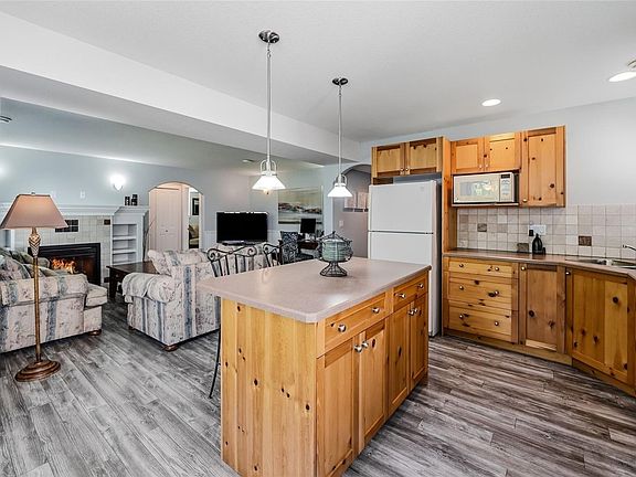 5th image of 3712 Cavendish Blvd