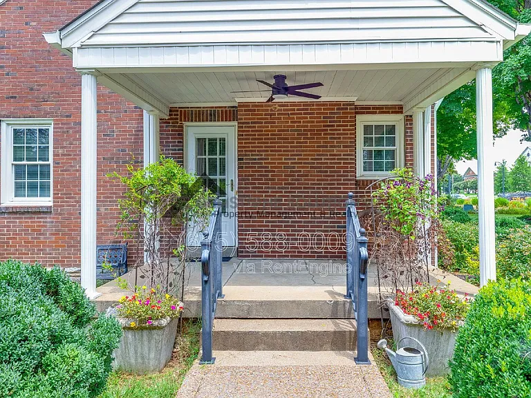 715 Hillsboro Rd — Photo 13