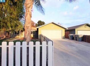 1914 N Hall Ct, Visalia, CA 93291