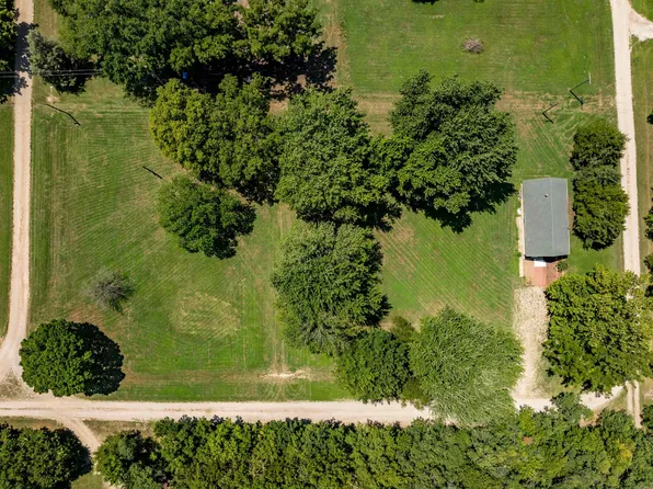 204 East St, Fall River, KS 67047