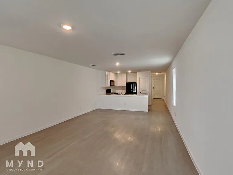 1262 Basswood Dr — Photo 11