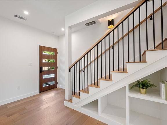 4th image of 1404 Justin Ln #2