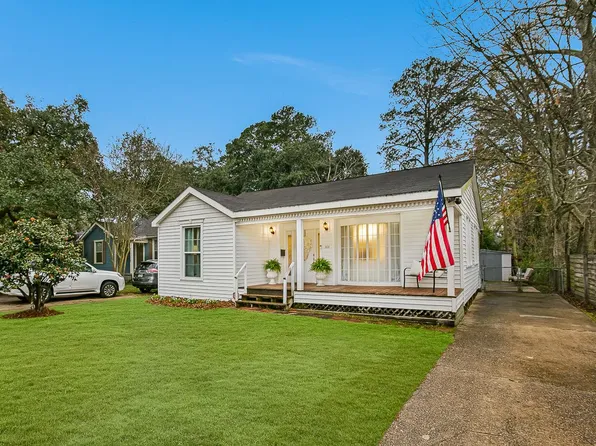 1606 College Dr, Baton Rouge, LA 70808