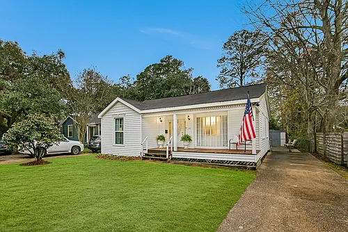 1606 College Dr Photo 1