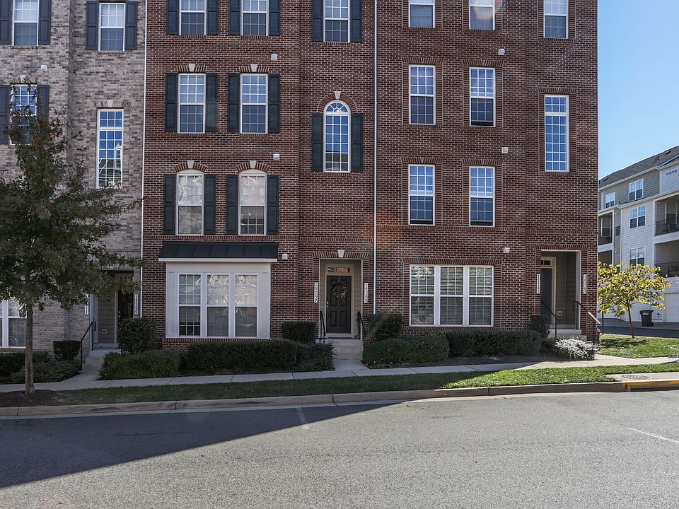 1st image of 15159 Kentshire Dr #473
