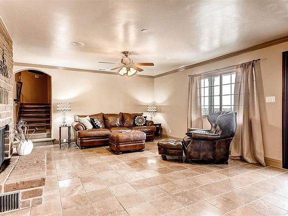 3rd image of 6076 Las Tunas Dr
