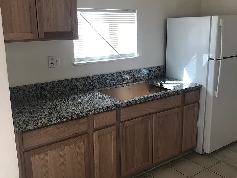 501 Grace St — Photo 12