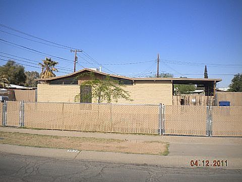 1st image of 1526 S Chrysler Ave