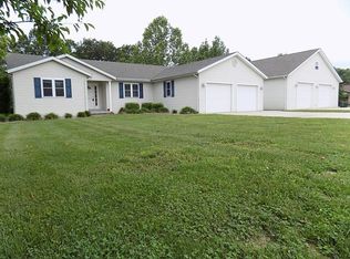 3767 Fawn Dr, Marion, IL 62959