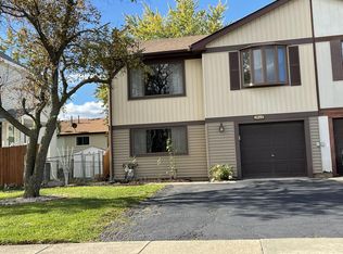 3940 Sandpiper Dr, Hanover Park, IL