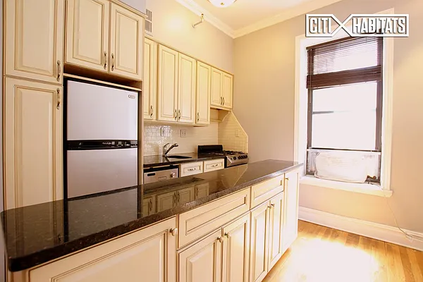 Rented by Citi Habitats | media 13