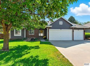 19617 Ridgeway Rd, Plattsmouth, NE 68048