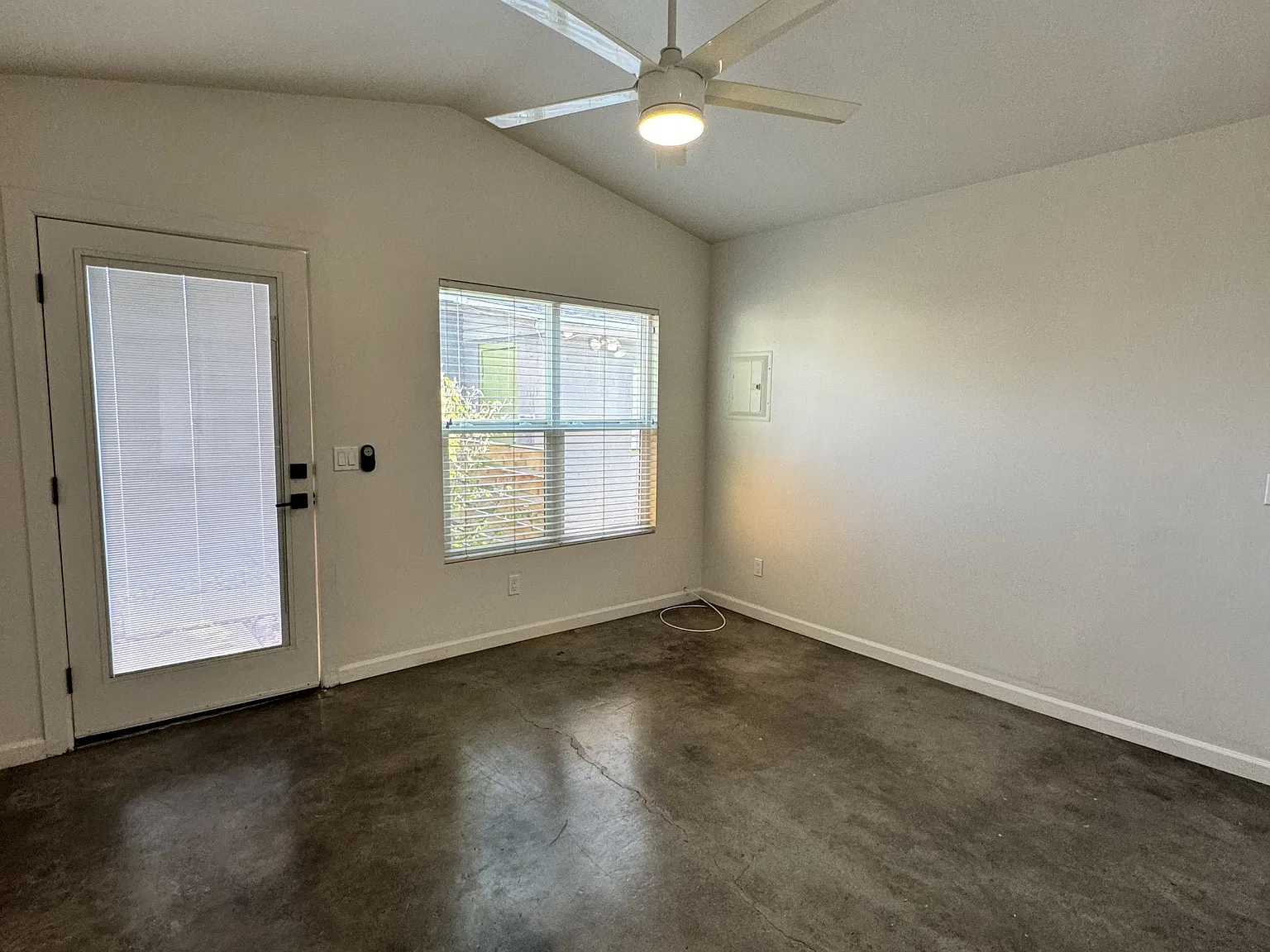 366 E. Weldon - GH — Photo 3