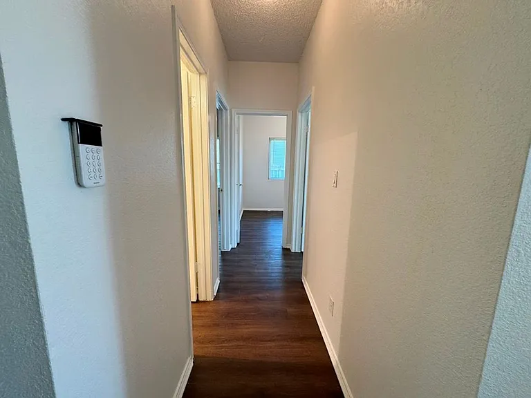 16404 Edgemere Dr — Photo 4
