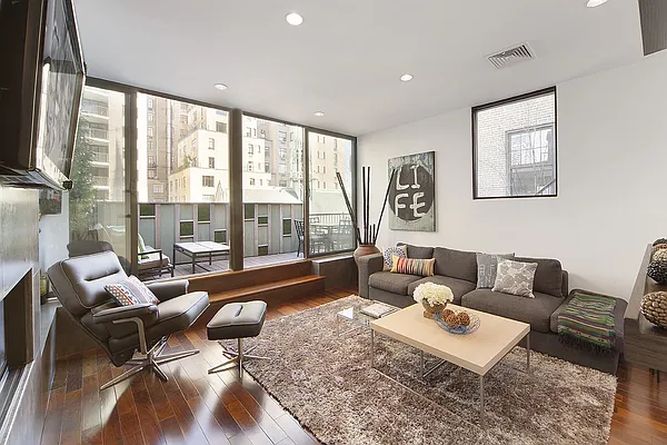 Sold by Nest Seekers International | media 3