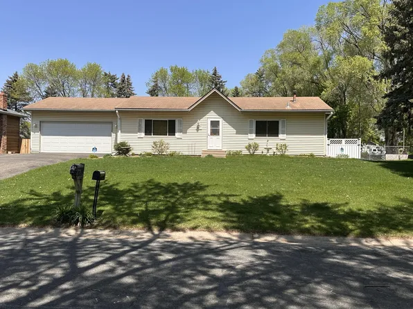 827 124th Ln NE, Blaine, MN 55434