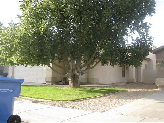 3rd image of 514 E Cathy Dr
