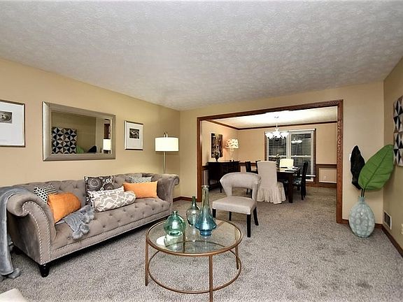4th image of 33585 Seneca Dr