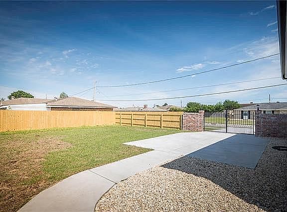 Large Side Yard!