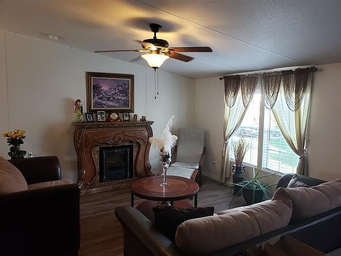 2nd image of 3903 Covington Dr