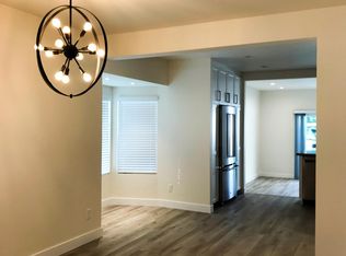 3507 Warner Blvd, Burbank, CA 91505