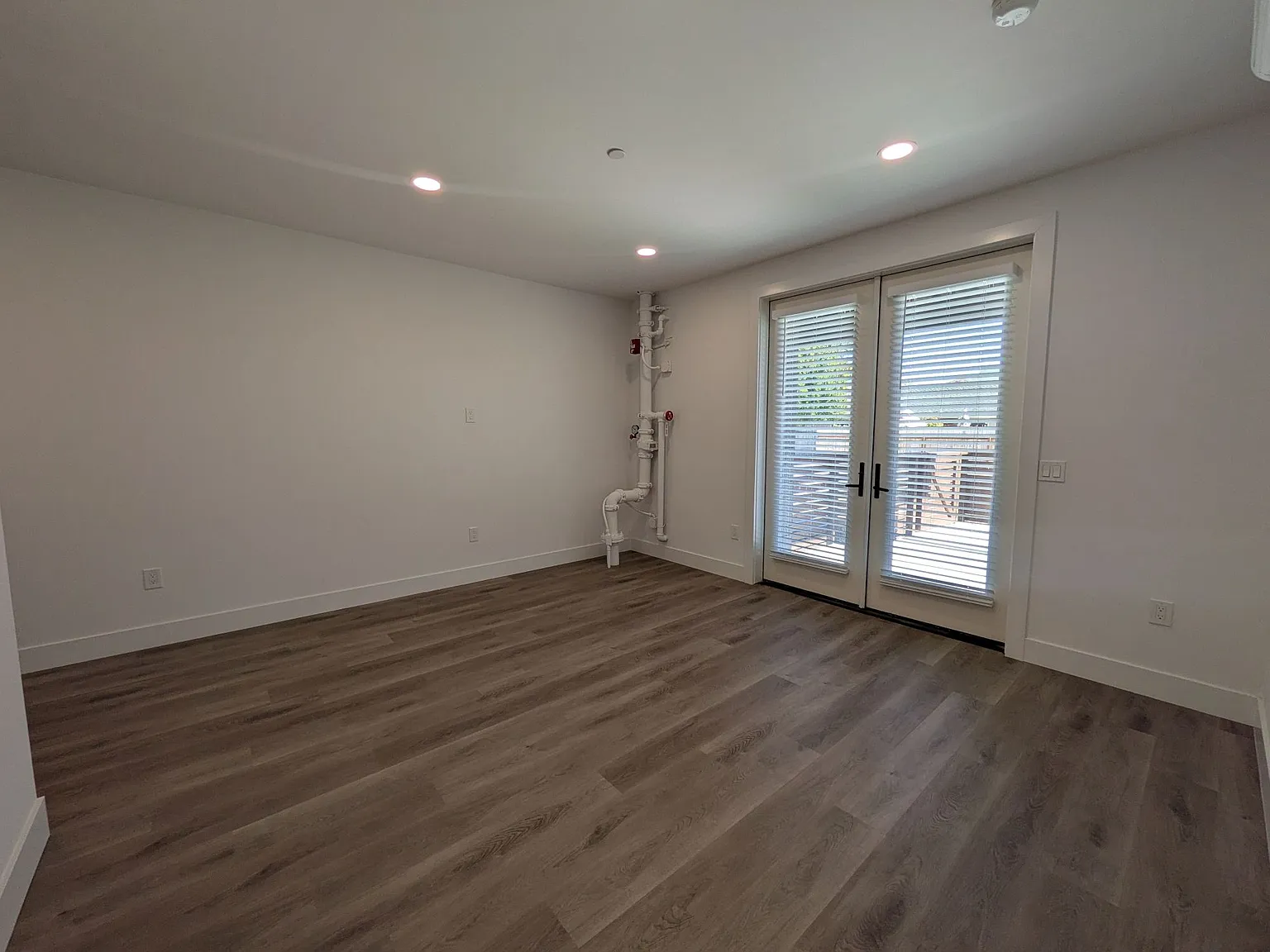 2 bed, 900 sqft, $2,800 — Photo 4