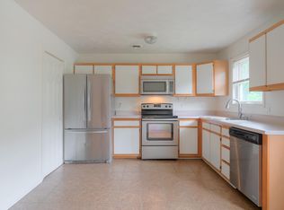 907 Giles Rd, Blacksburg, VA 24060