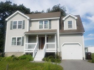 11 Dean Dr, Lowell, MA 01854