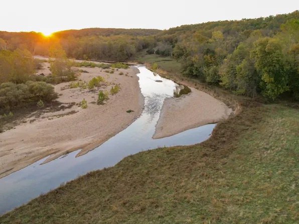 1266 Stillhouse Rd, Mountain View, MO 65548