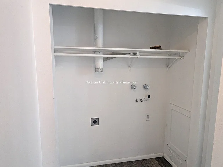 1052 Healy St — Photo 11