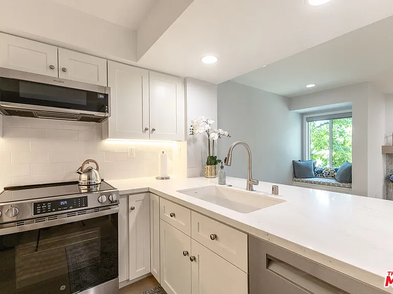 400 N Louise St #204 — Photo 9