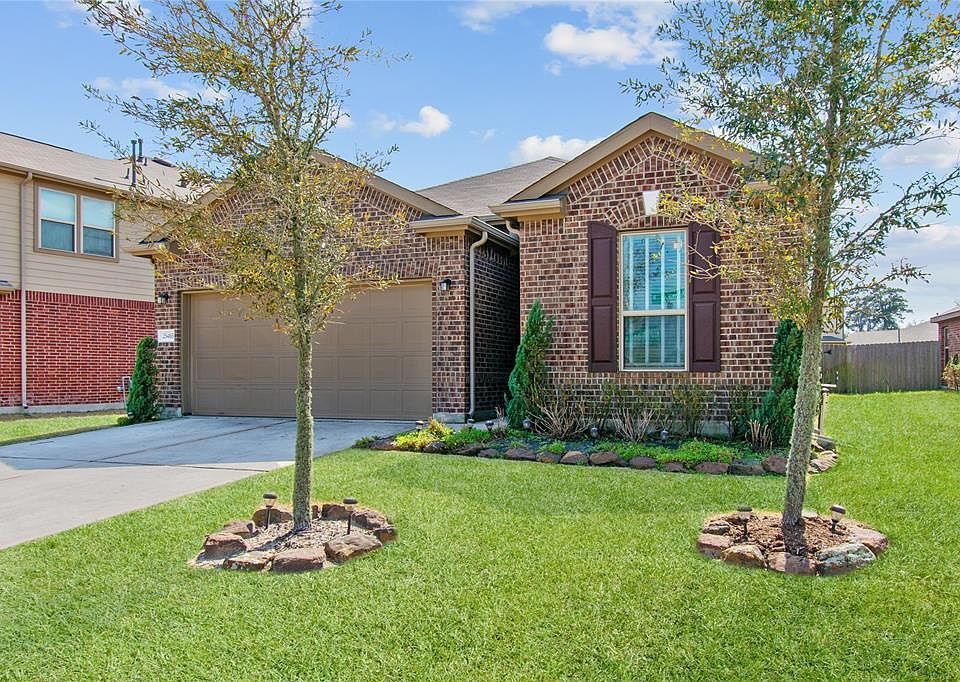 1st image of 25403 Brentmoor Dr