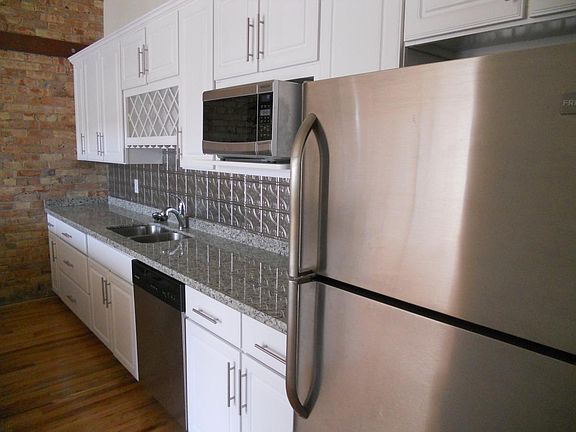 4th image of 1526 Main St APT 3