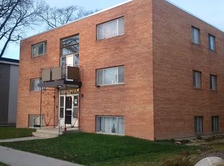 1736 Main St #20, Winnipeg, MB R2V1Z5