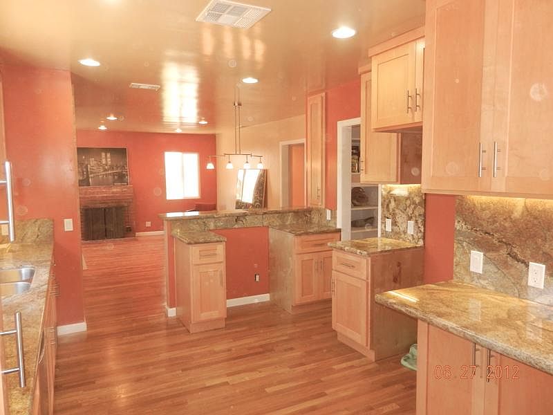 beautiful large kitchen