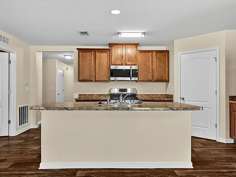 137 Fairway Ct — Photo 18