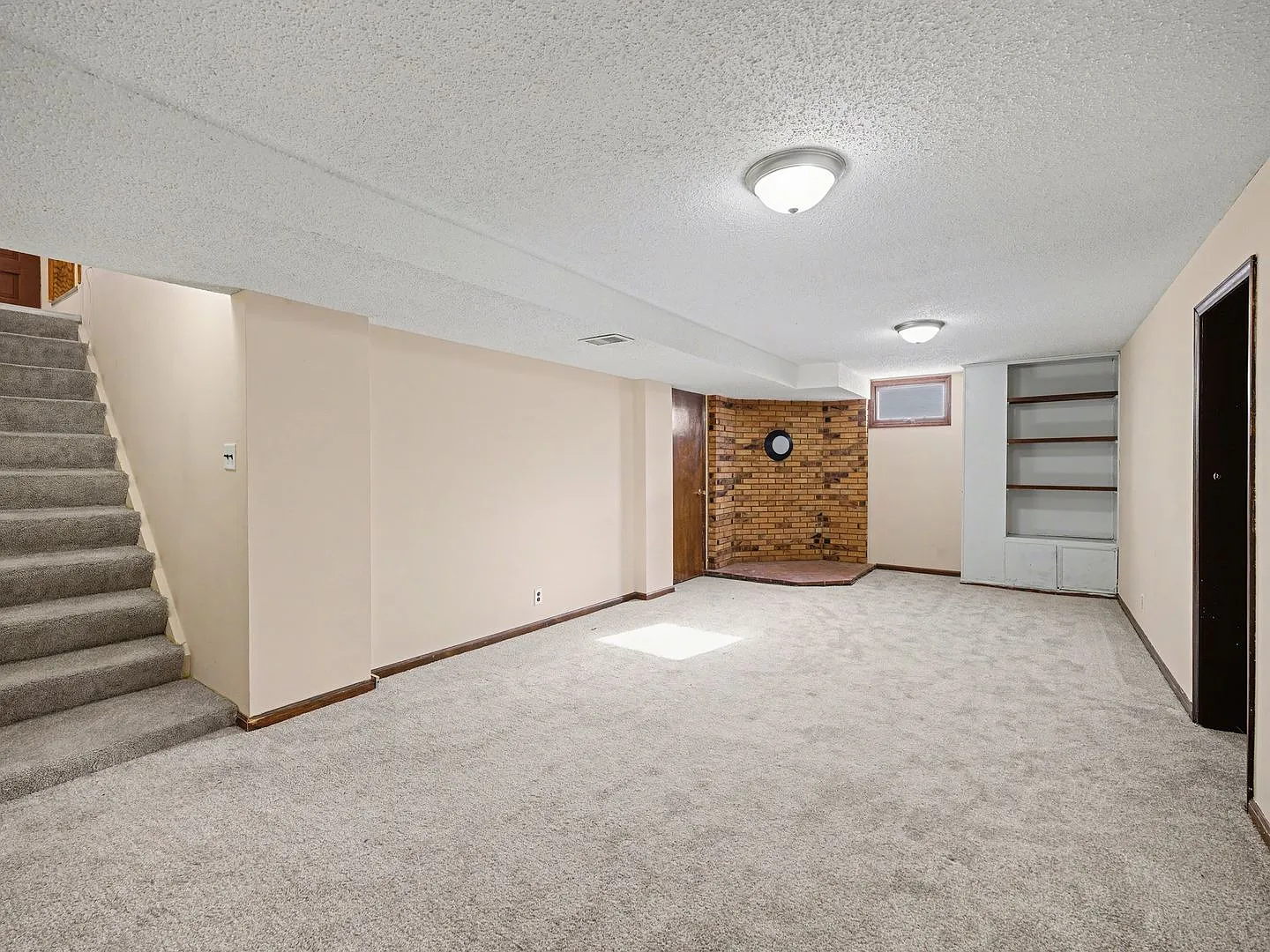 Centrally Located Property — Photo 3