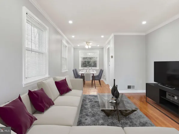 5703 Fenwick Dr, Alexandria, VA 22303